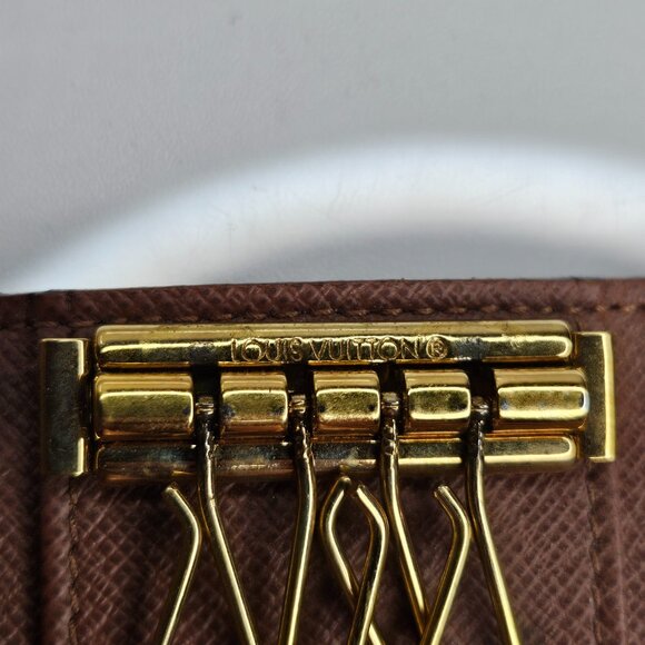 Louis Vuitton Key Holder - Full Inclusion - Picture 9 of 11